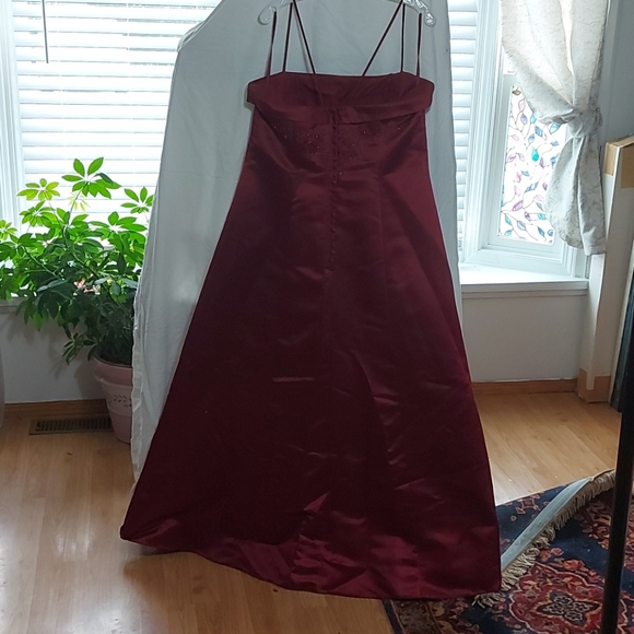 Graduation Gown - Picture 10 of 15